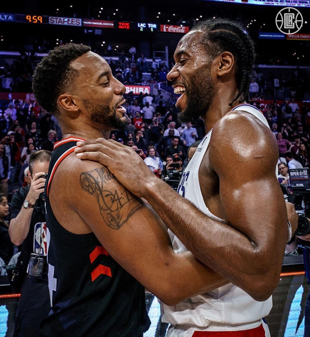 此时一脚直 此时一脚直